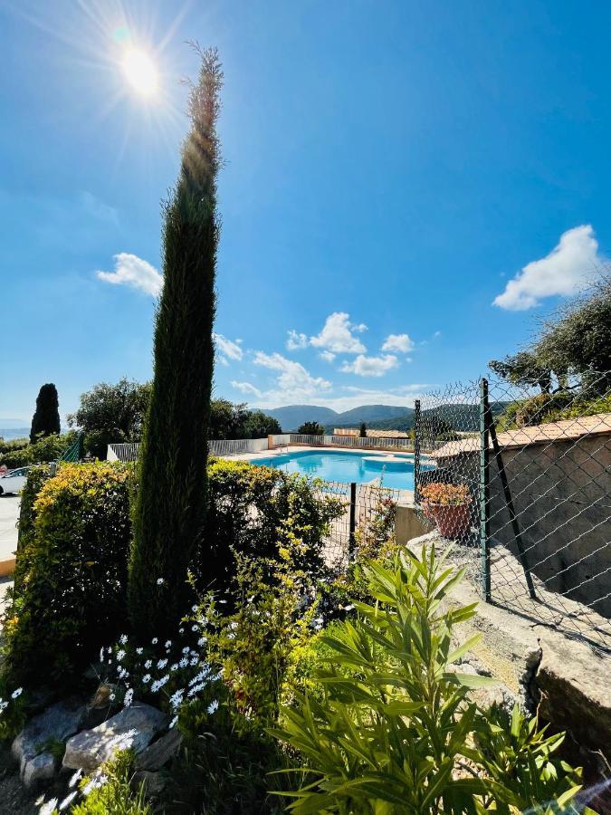 Superbe T2 Avec Vue Mer Et Piscine La Croix-Valmer Exterior photo